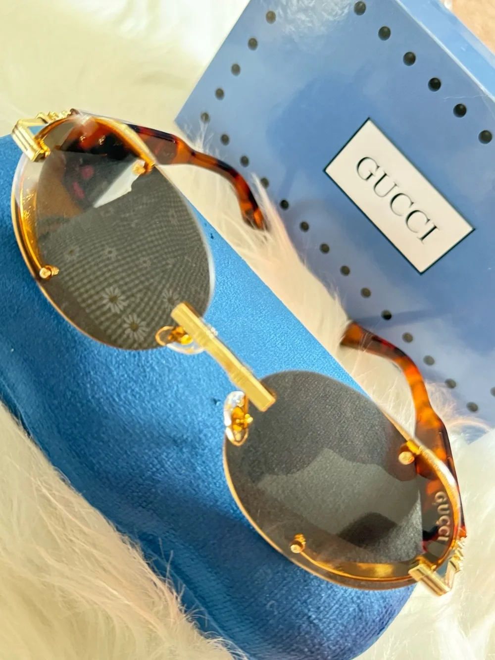 Gucci Round Rimless Sunglasses in Brown and Gold